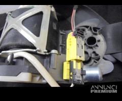 CINTURA ANTERIORE DESTRA PER VW POLO 6R 2011