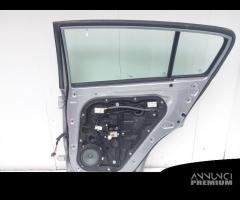 77004F1000 PORTA POSTERIORE DX KIA SPORTAGE (QL-QL