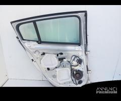 821003885R PORTA POSTERIORE SX RENAULT MEGANE III - 3