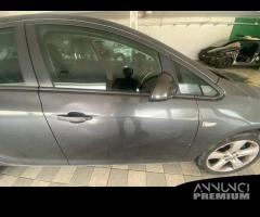 PORTA ANTERIORE DESTRA OPEL ASTRA J 2012 - 1