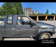 PORTA DESTRA PER NAVARA - KING CAB D21 1992