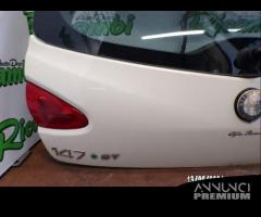 PORTELLONE CON SPOILER PER ALFA 147 2001