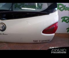 PORTELLONE CON SPOILER PER ALFA 147 2001