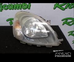 FARO ANTERIORE DESTRO PER TOYOTA YARIS 2002