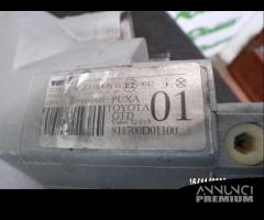 FARO ANTERIORE SINISTRO PER TOYOTA YARIS 2002