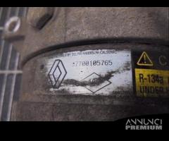 COMPRESSORE CLIMA VIVARO X83 1.9 DCi ANNO 2003