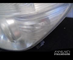 FARO ANTERIORE SINISTRO TOYOTA RAV4 III 2006