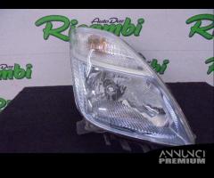 FARO ANTERIORE DESTRO TOYOTA PRIUS NHW20 2008