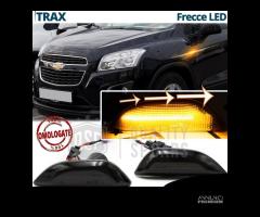 Frecce LED DINAMICHE per Chevrolet TRAX Lente Nera