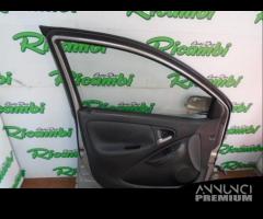 PORTA ANTERIORE SINISTRA TOYOTA YARIS 2002