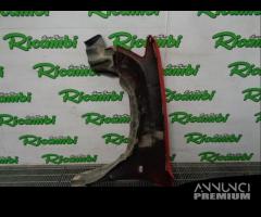 PARAFANGO ANTERIORE DESTRO PER HILUX N15 2004 - 7