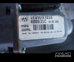 ALZAVETRO ANTERIORE SINISTRO VW GOLF 5 - V 2004