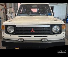 MITSUBISHI PAJERO 1A SERIE MUSATA ANTERIORE