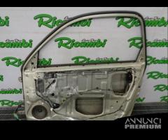 PORTA DESTRA PER TOYOTA RAV4 ANNO 2003