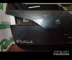 PORTELLONE CON TELECAMERA PER SKODA SCALA 2021