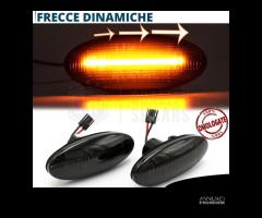 Frecce LED Laterali Dinamiche per Nissan Nere Fumè