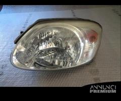 FARO ANTERIORE SINISTRO PER HYUNDAI ACCENT 2003