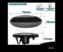 Frecce LED Dinamiche Laterali Nere per Nissan Note - 8