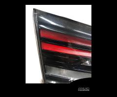 FANALE POSTERIORE SX A LED INTEGRATO NEL PORTELLON - 2