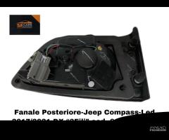 FANALE POSTERIORE DX A LED INTEGRATO NEL PORTELLON - 3