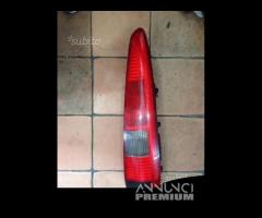 Fanale posteriore destro ford fusion - 1