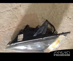 Faro anteriore sinistro ford focus ll - 3