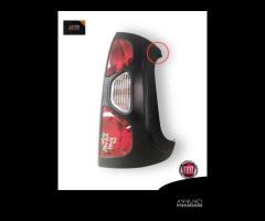 STOP FANALE POSTERIORE DESTRO FIAT Panda Cross 521 - 1