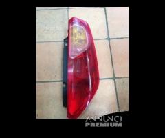 Fanale destro fiat grande punto - 1