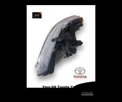 FARO ANTERIORE DESTRO TOYOTA Yaris Serie NUOVO 212 - 6