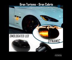 2 Frecce LED SEQUENZIALI MASERATI GranTurismo Nere