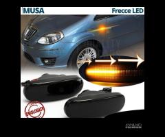 Frecce LED Dinamiche Laterali per Lancia Musa Nere