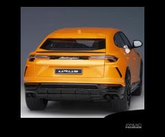 Modellino LAMBORGHINI URUS Arancio Boreal 1:18