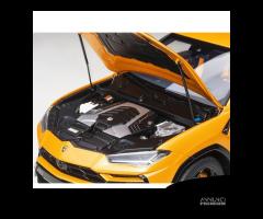 Modellino LAMBORGHINI URUS Arancio Boreal 1:18 - 10