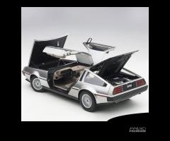 Modellino DELOREAN DMC-12 Finitura Satinata 1:18