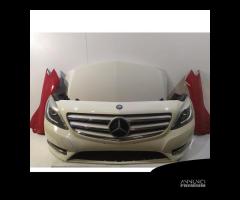 Mercedes B W246 Cintura cofano paraurti ant 15390