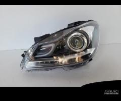 MERCEDES C W204 FARO ILS - SINISTRO 12619