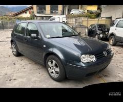 Ricambi Volkswagen Golf 2002 5 porte grigio scuro