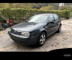 Ricambi Volkswagen Golf 2002 5 porte grigio scuro