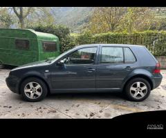 Ricambi Volkswagen Golf 2002 5 porte grigio scuro