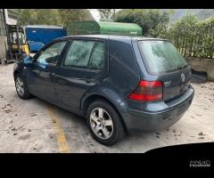 Ricambi Volkswagen Golf 2002 5 porte grigio scuro