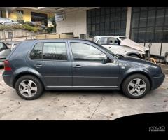 Ricambi Volkswagen Golf 2002 5 porte grigio scuro - 8