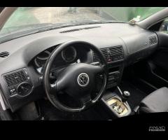 Ricambi Volkswagen Golf 2002 5 porte grigio scuro - 9