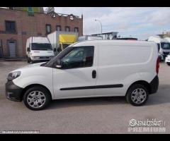 Doblo metano 2020 km 100000 porta laterale