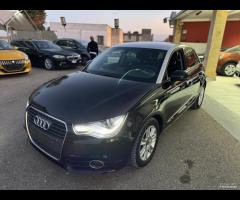 Audi A1 SB 1.6 tdi 90cv Led Navi Bicolor Neopatent