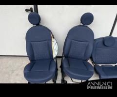 Sedili blu scuro Fiat 500 2021