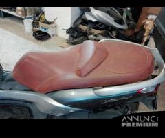 Ricambi yamaha xcity XMAX 125 250 NO CARENE