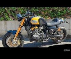 Triumph thunderbird avantreno ohlins freni brembo