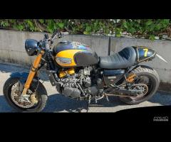 Triumph thunderbird avantreno ohlins freni brembo