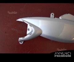 Fianco posteriore sx Piaggio Nrg CM00460100F2 - 2