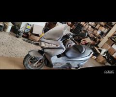 Ricambi suzuki burgman 125 200 ie UH